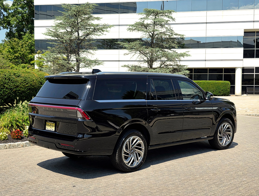 2025 Lincoln Navigator L