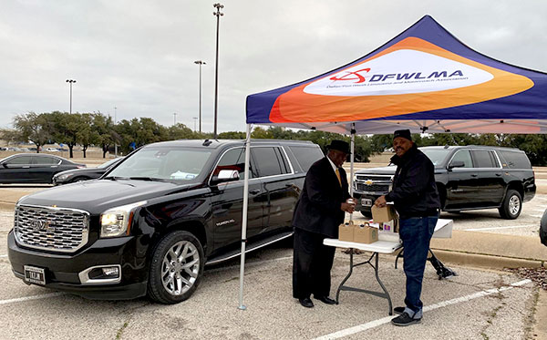 DFWLMA serving coffe and donuts to chauffeurs